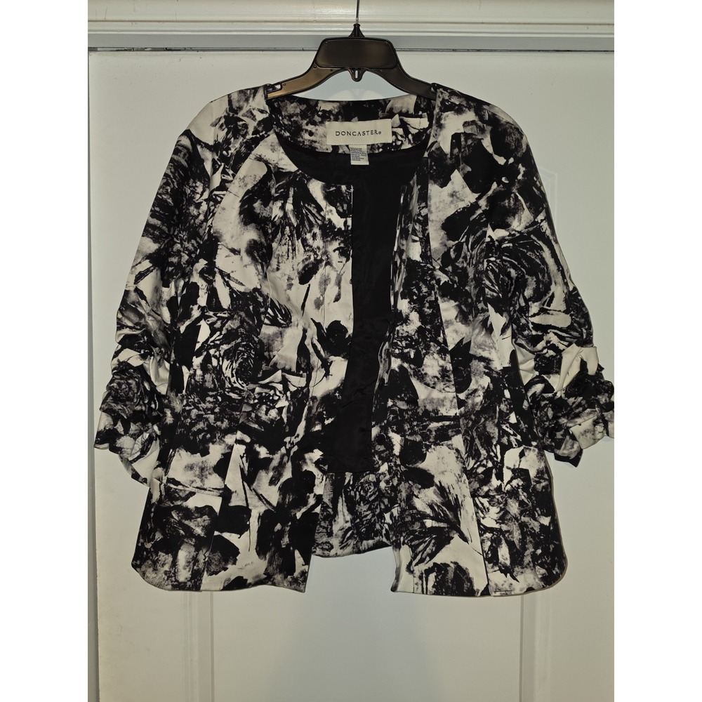 Doncaster Women's Abstract Floral Blazer Size 12W Cinched 3/4 Sleeves B&W